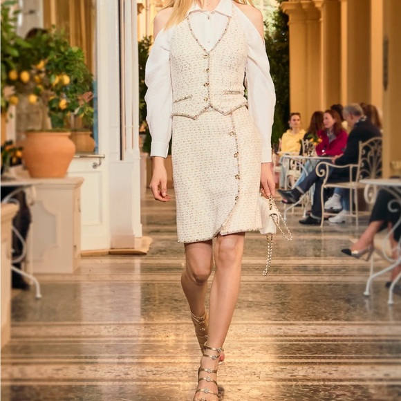Chanel tweed vest from the Cruise 2025/26 collection Size 38 - Picture 3 of 6
